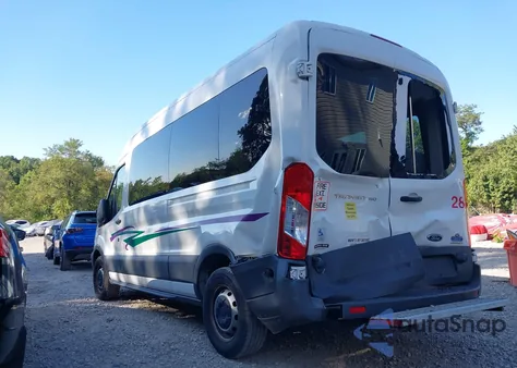 2017 Ford Transit-150 z USA, uszkodzony, nr VIN 1FTYE2CM1HKB43408